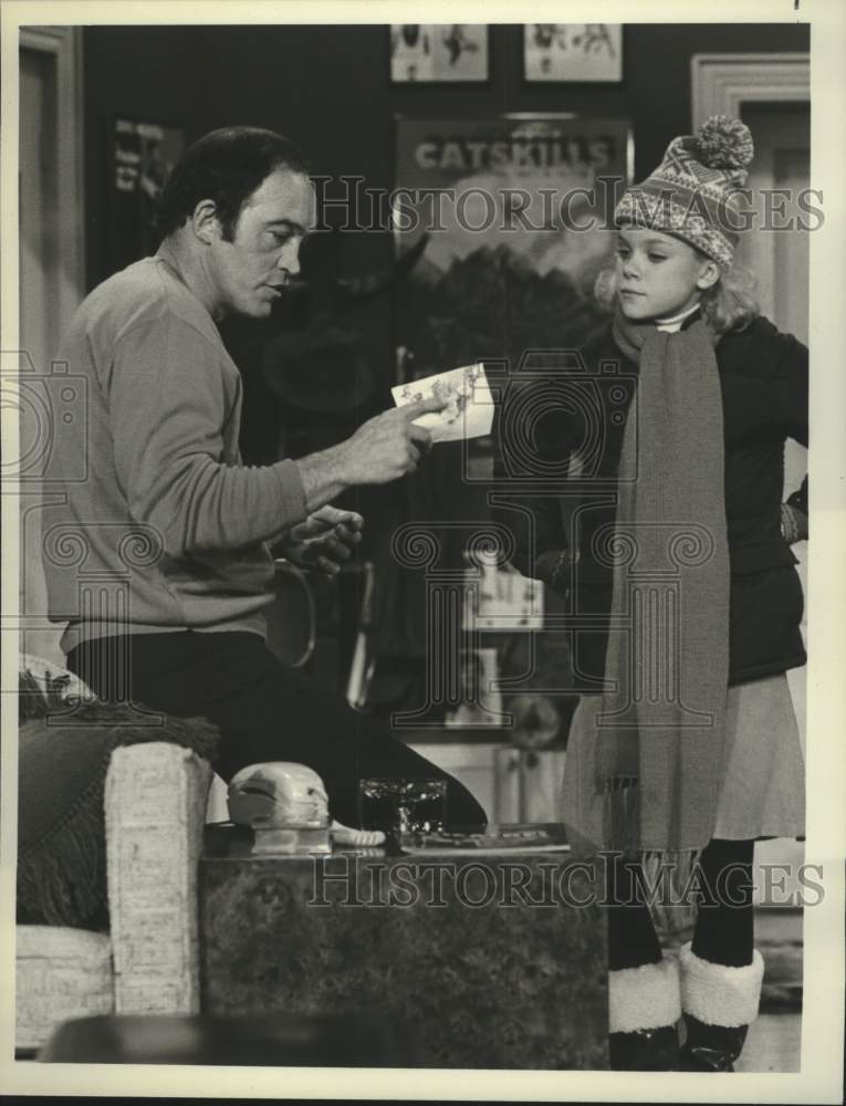 1980 Press Photo Joe Santos & Melissa Michaelsen star in "Me and Maxx" on NBC- Historic Images