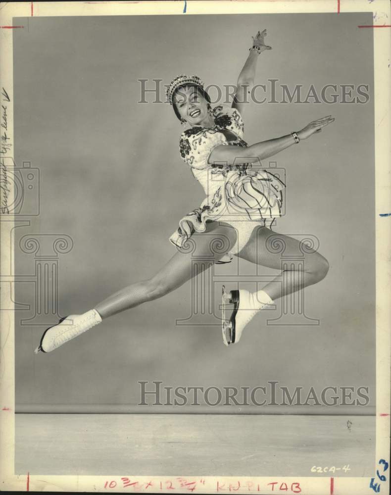 1962 Press Photo Ice Capades star Aja Zanova - tup05077- Historic Images