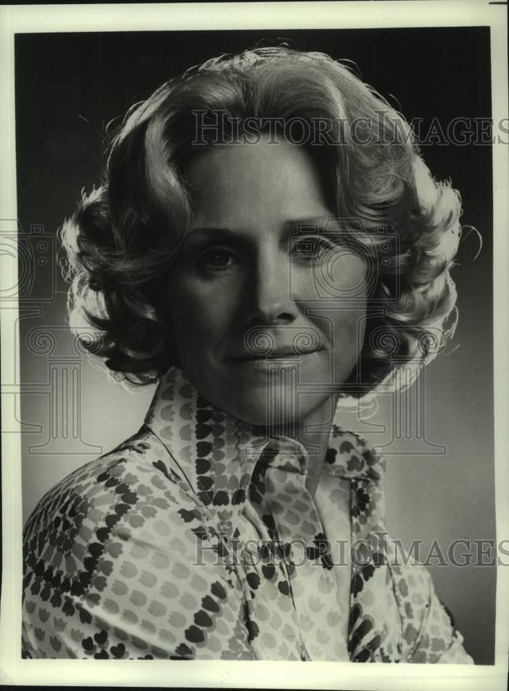 1974 Press Photo Jay W. MacIntosh stars in "Sons and Daughters" on CBS - Historic Images