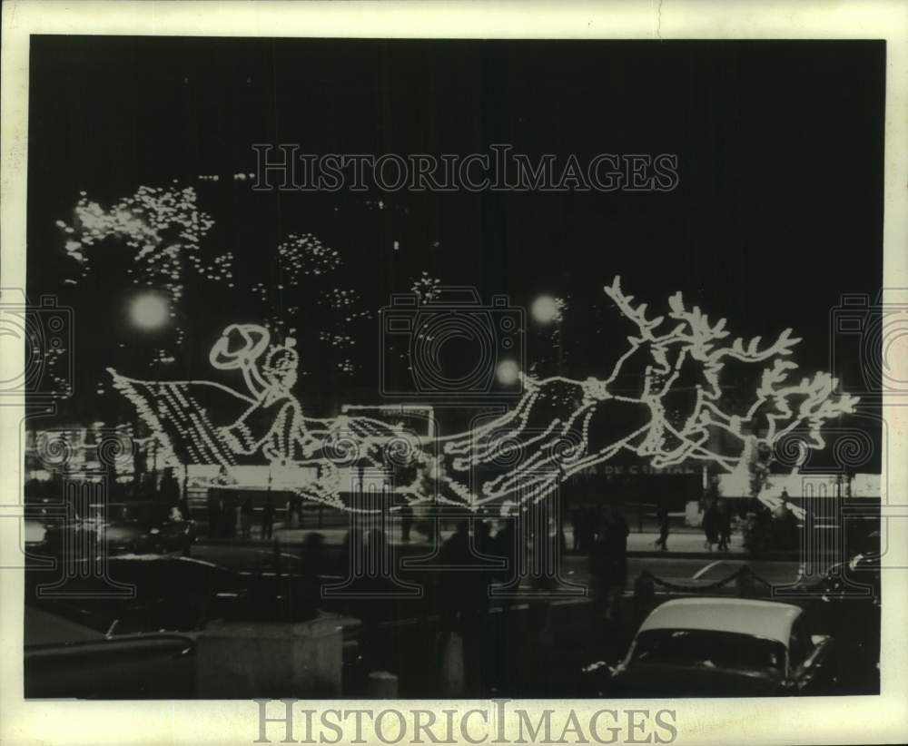 1979 Christmas light displays in Mexico City - Historic Images