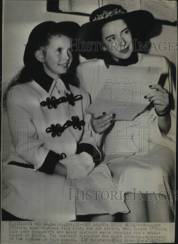 1946 Press Photo Margaret O&#39;Brien with her mother Gladys in California- Historic Images