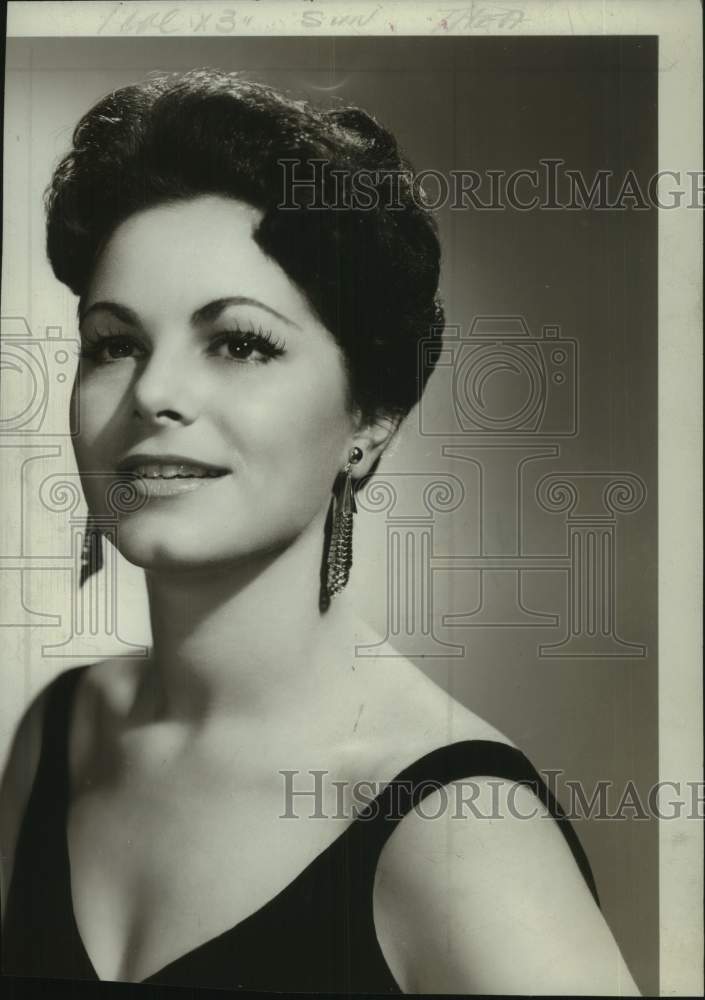 Press Photo Joan Sena, Soprano - Historic Images