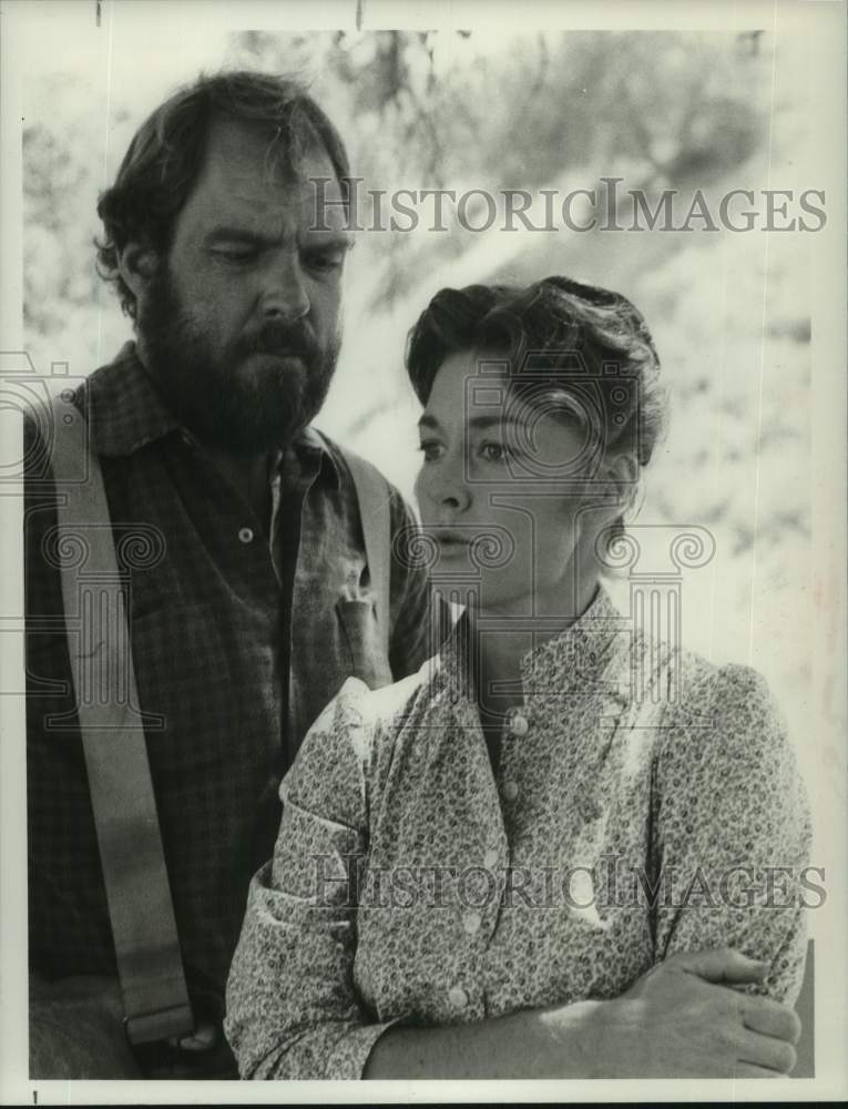 Press Photo Merlin Olsen with costar in scene from "Little House on the Prairie" - Historic Images