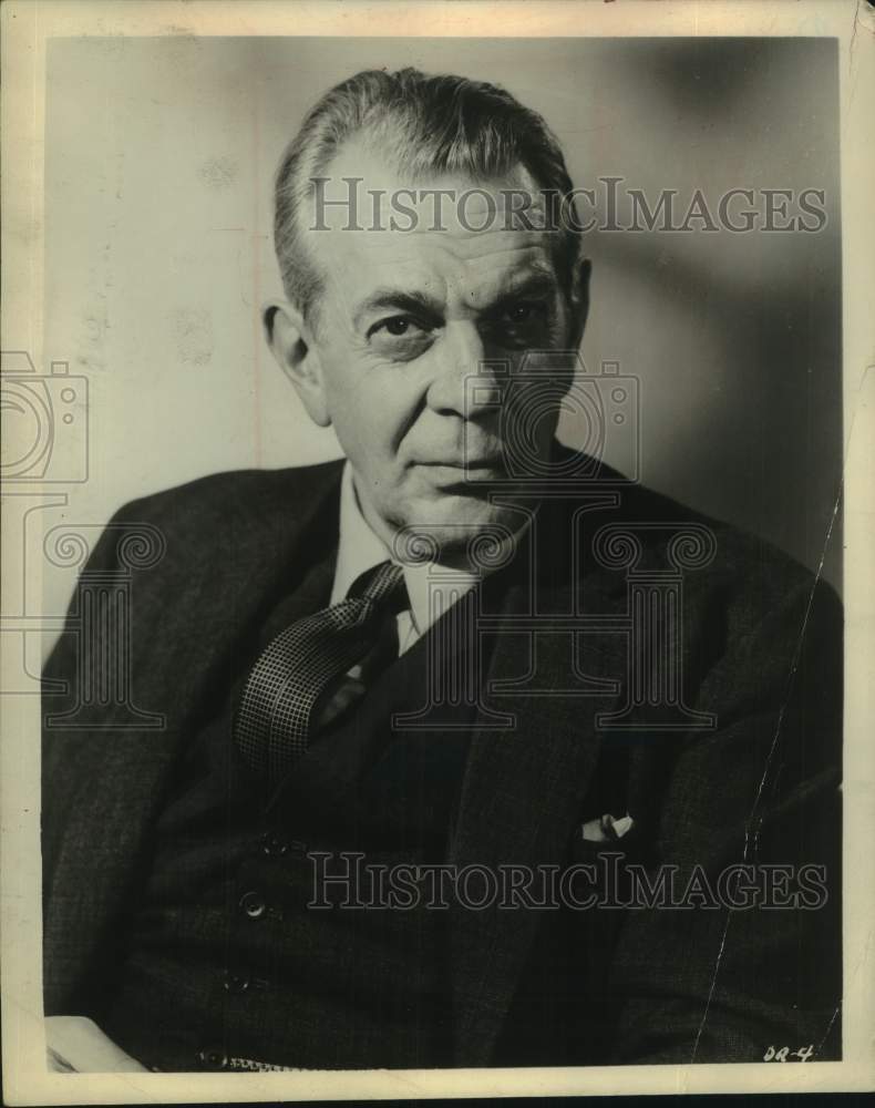 1961 Press Photo Actor Raymond Massey - Historic Images