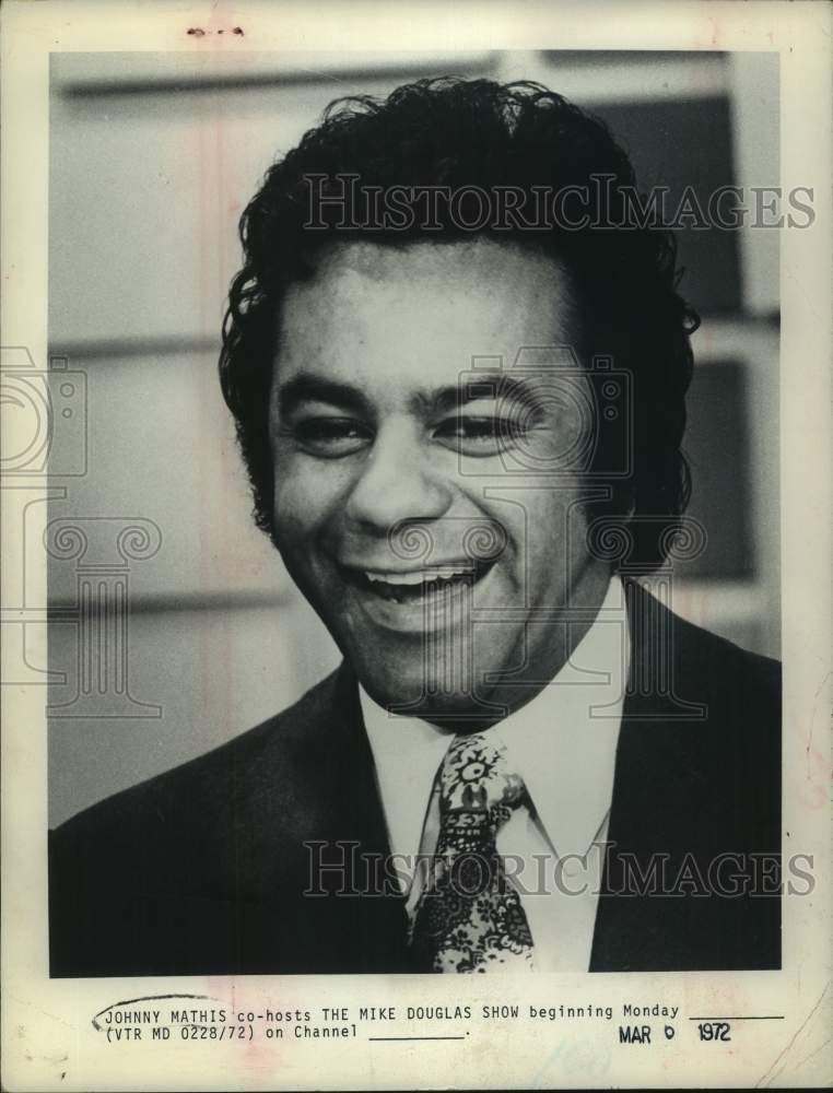 1972 Press Photo Johnny Mathis co-hosts The Mike Douglas Show - Historic Images