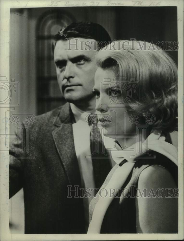 1967 Press Photo Gena Rowlands with costar in movie scene - Historic Images