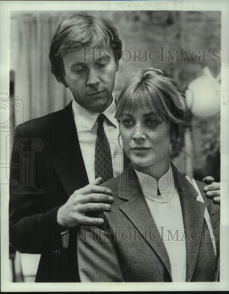 Press Photo Pater Machin &amp; Carol Royle star in &quot;Feet Foremost&quot; on PBS - Historic Images