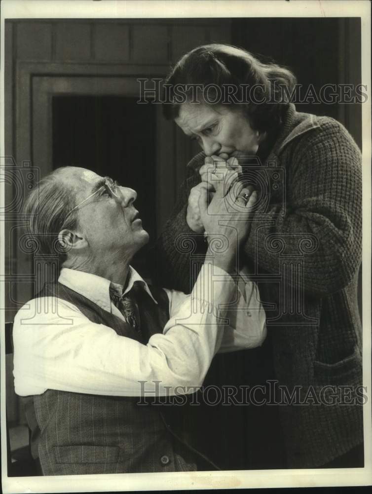 1985 Press Photo Dustin Hoffman &amp; Kate Reid star in &quot;Death of A Salesman&quot; - Historic Images