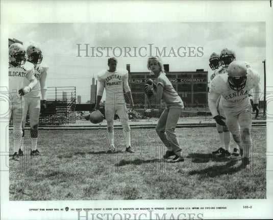 1986 Press Photo Scene from the motion picture "Wildcats" - Historic Images