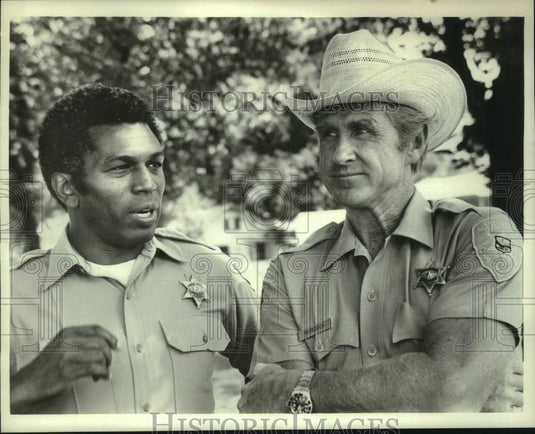 1972 Press Photo Hari Rhodes & Lloyd Bridges star in "Trouble Comes to Town"- Historic Images