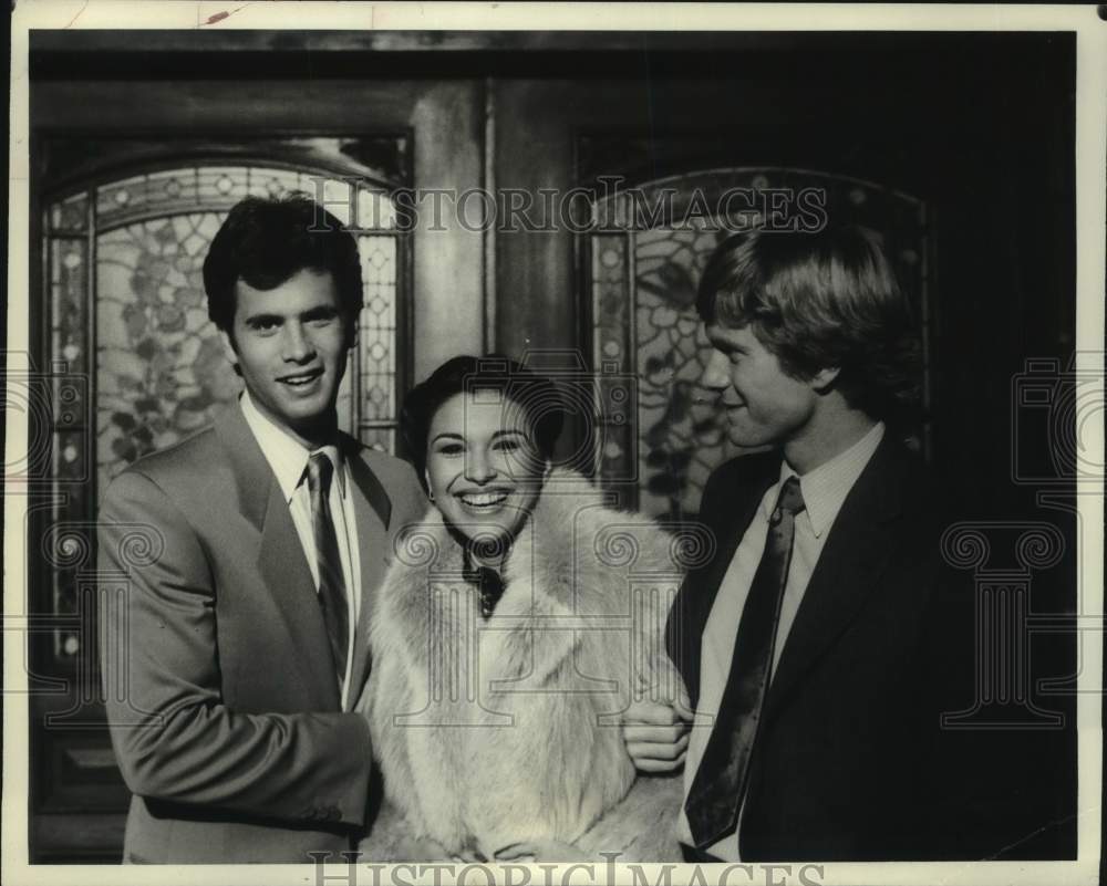 1982 Press Photo Lorenzo Lamas, Delores Cantu &amp; Bill Moses in &quot;Falcon Crest&quot; - Historic Images