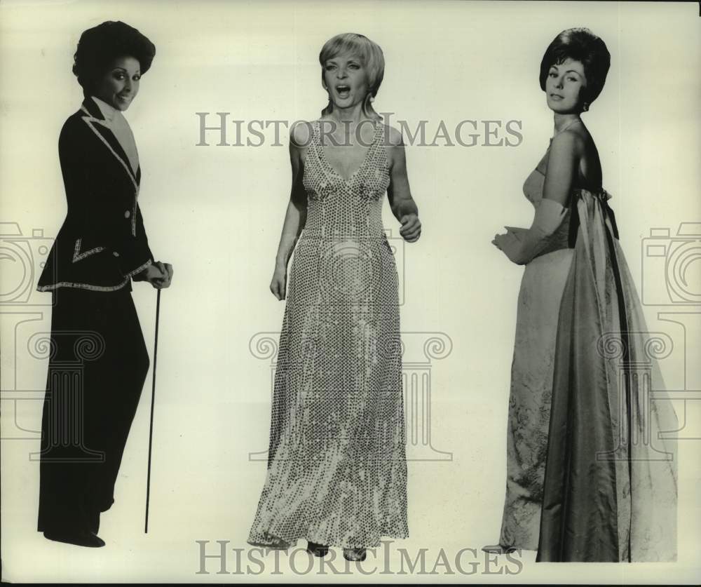 1975 Press Photo Diahann Carroll, Florence Henderson &amp; Roberta Peters on CBS - Historic Images