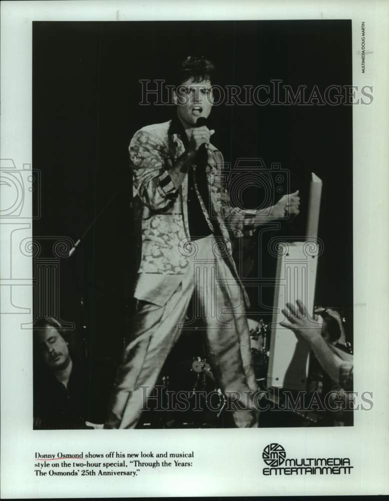 Press Photo Donny Osmond performs in concert on television special - Historic Images