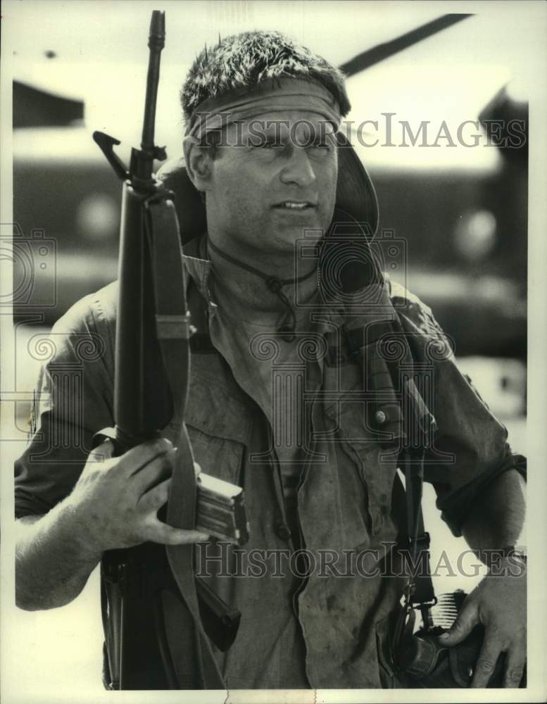 1987 Press Photo Terence Knox as Sergeant Zeke Anderson in &quot;Tour of Duty&quot; on CBS - Historic Images