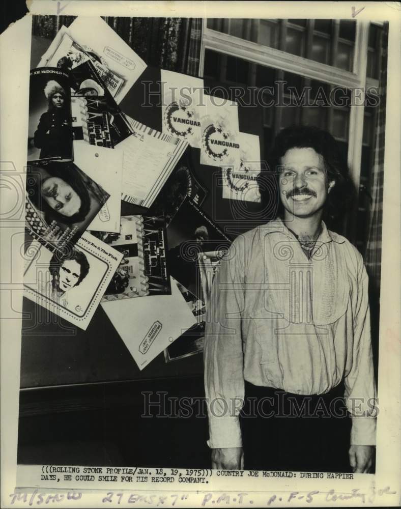 1975 Press Photo Musical artist Country Joe McDonald - Historic Images