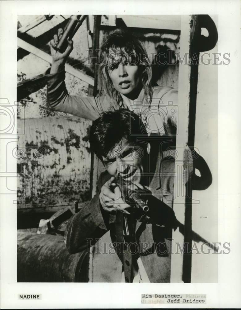 Press Photo Kim Basinger &amp; Jeff Bridges costar in &quot;Nadine&quot; - Historic Images