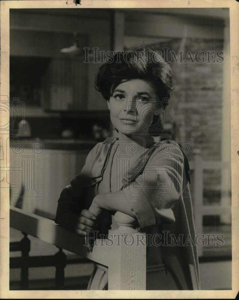 1984 Press Photo Actress Anne Bancroft in scene from movie - Historic Images