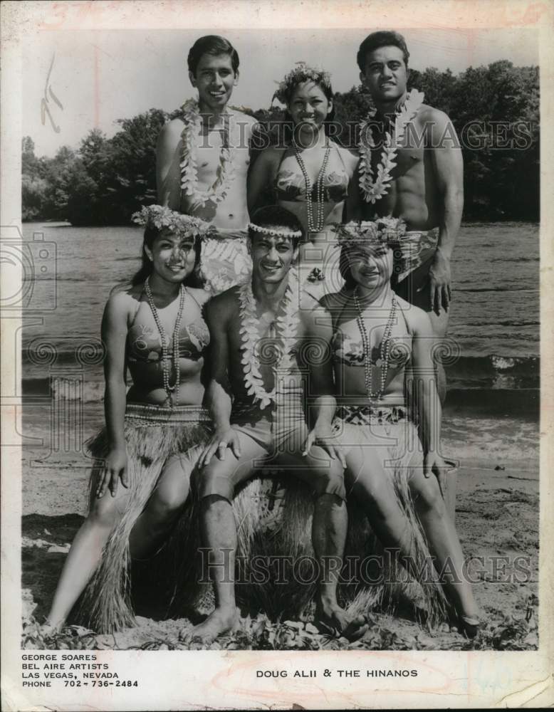 Press Photo Musical artists Doug Alii &amp; The Hinanos - Historic Images