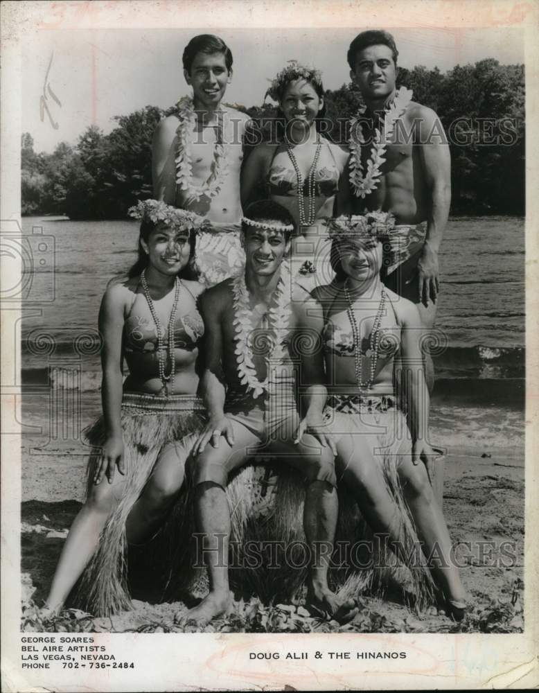 Press Photo Musical artists Doug Alii & The Hinanos - Historic Images