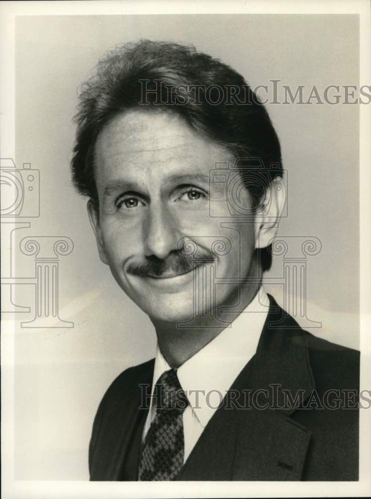 1981 Press Photo Rene Auberjonois stars in "Benson" on ABC Television - Historic Images