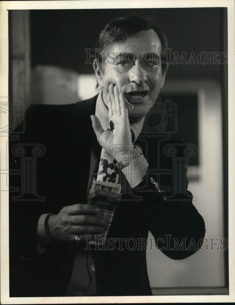 Press Photo Actor Shelley Berman in scene from movie - Historic Images