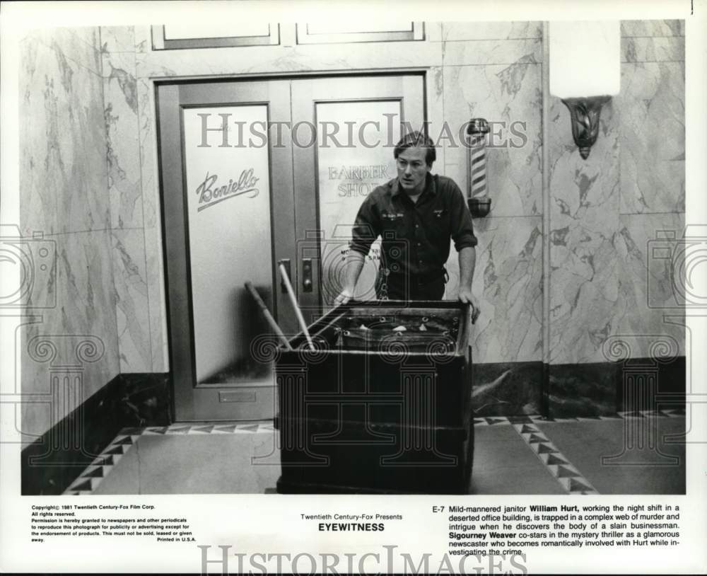 1981 Press Photo William Hurt portrays a janitor in "Eyewitness" - Historic Images