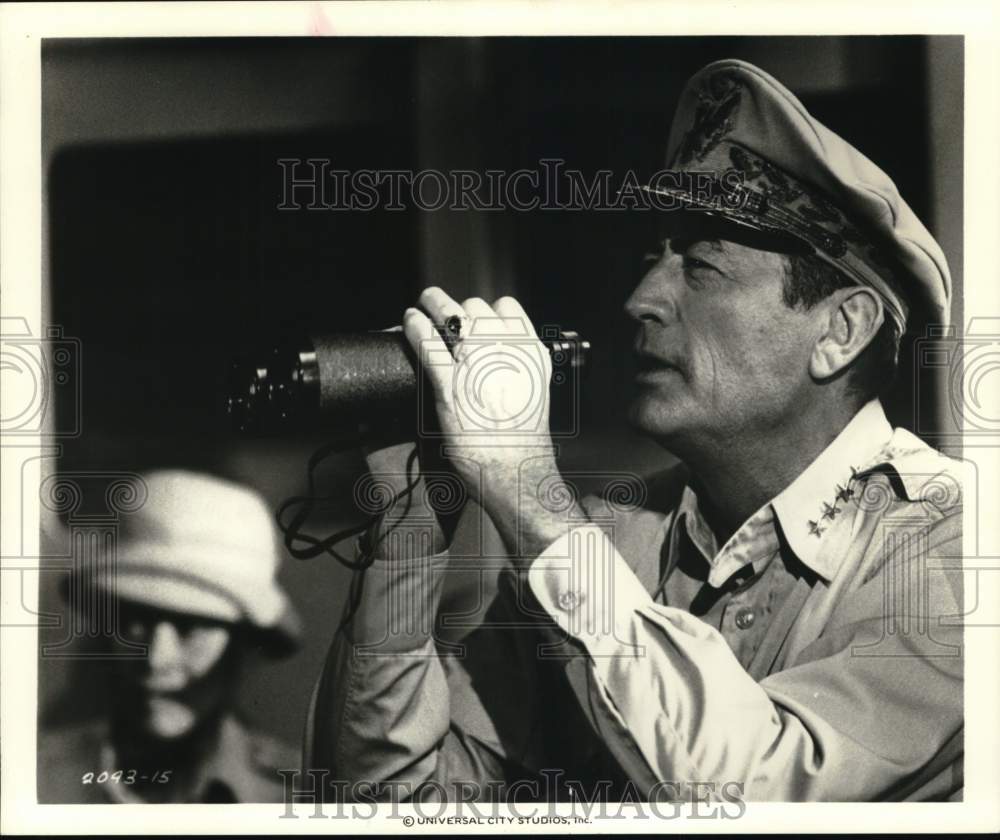 1977 Press Photo Gregory Peck stars in &quot;MacArthur&quot; - Historic Images