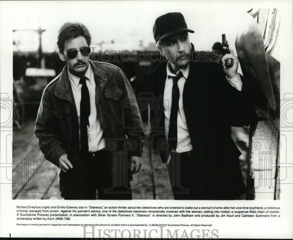 1987 Press Photo Richard Dreyfuss and Emilio Estevez costar in &quot;Stakeout&quot; - Historic Images