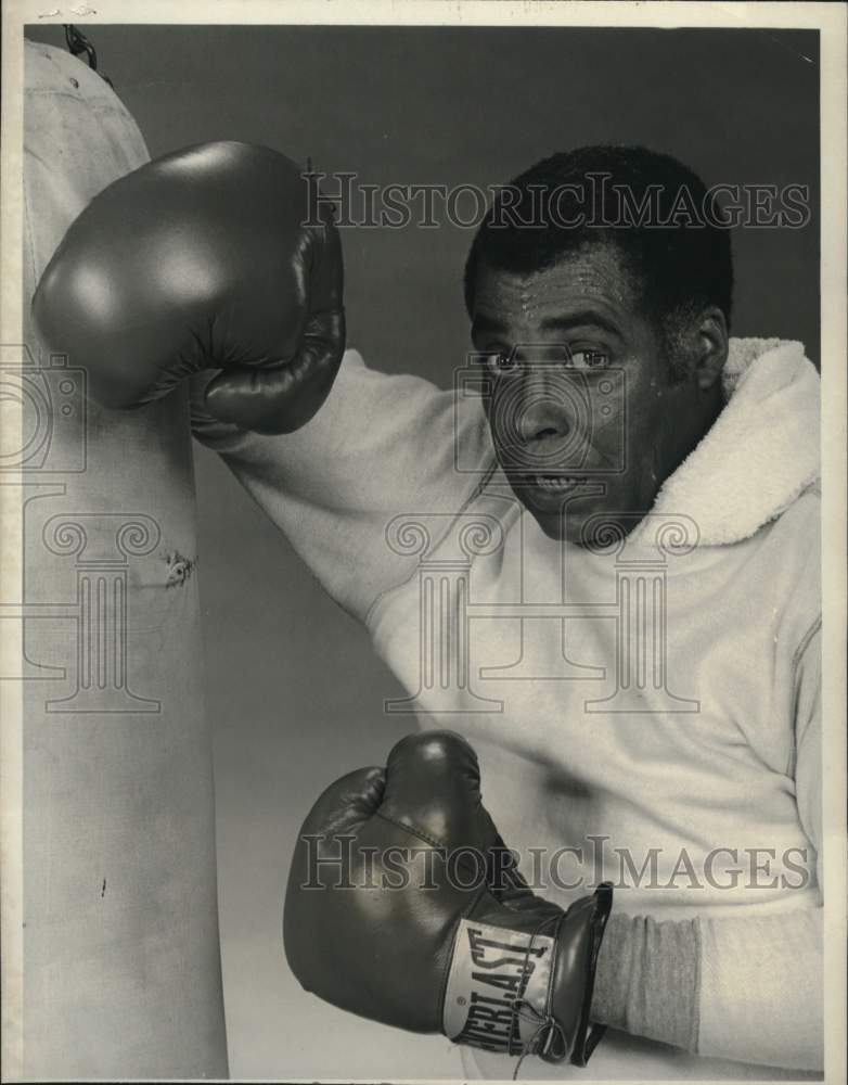 1979 Press Photo James Earl Jones stars in "Paris" on CBS Television - tup14143 - Historic Images