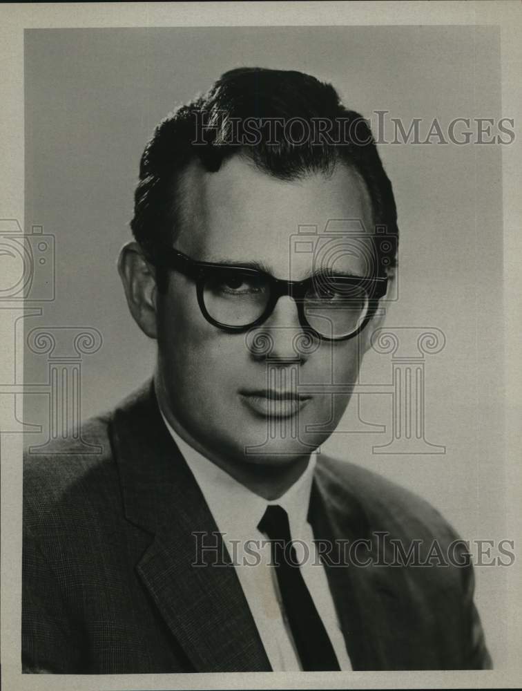 Press Photo I. Martin Pompadur, Vice President, ABC Television Network - Historic Images
