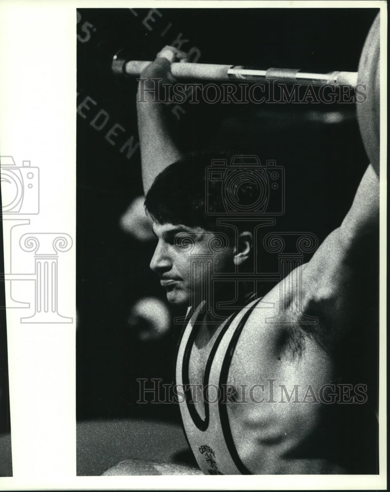 Press Photo Tom Dilliplane of Central, NY lifts barbell at the Empire State Game - Historic Images