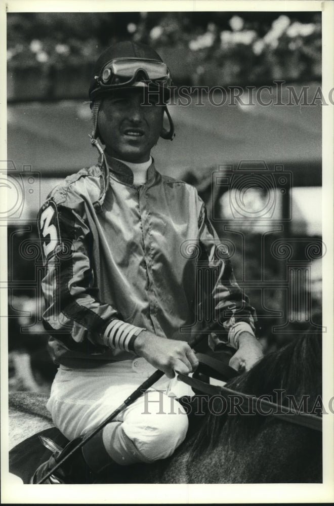 1987 Press Photo Jockey Ranny Romero, sitting on horse before race, Saratoga NY- Historic Images