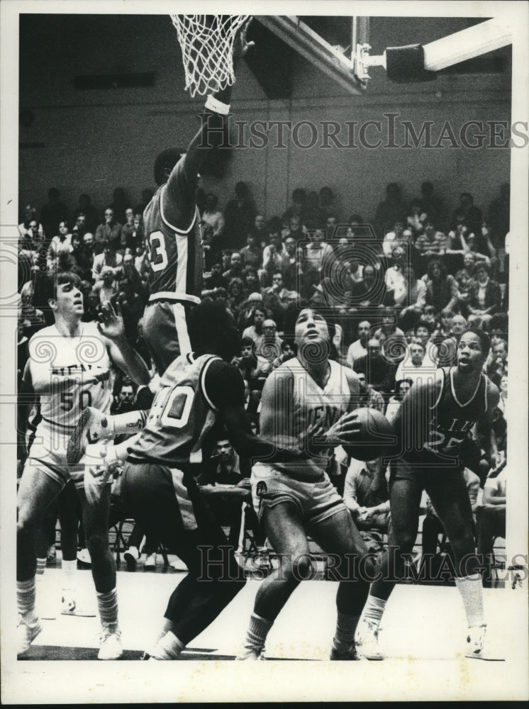 Press Photo Siena College-Long Island University basketball game in New York - Historic Images