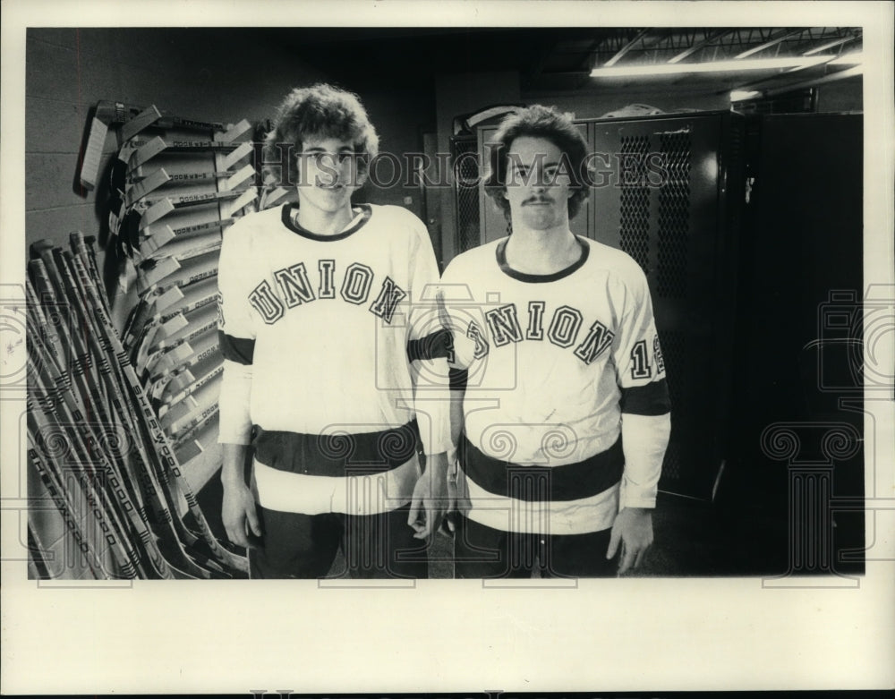 Press Photo Union College, New York hockey players Mike Marrone & Kevin Moore- Historic Images