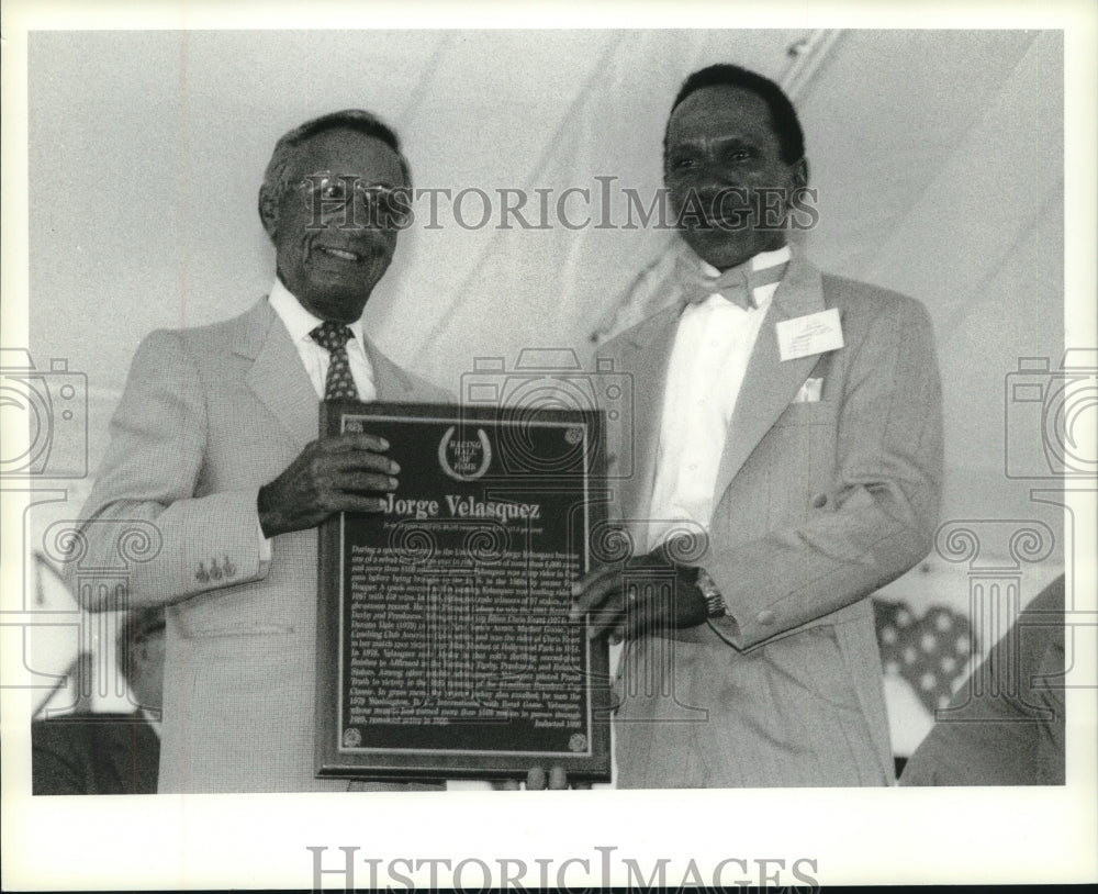 1990 Press Photo Jockey inducted into Racing Hall of Face in Saratoga, New York - Historic Images