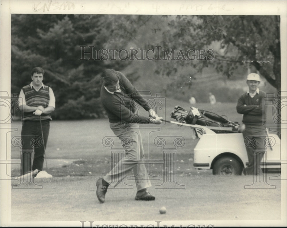 Jack Polanski tees off during round in New York - Historic Images