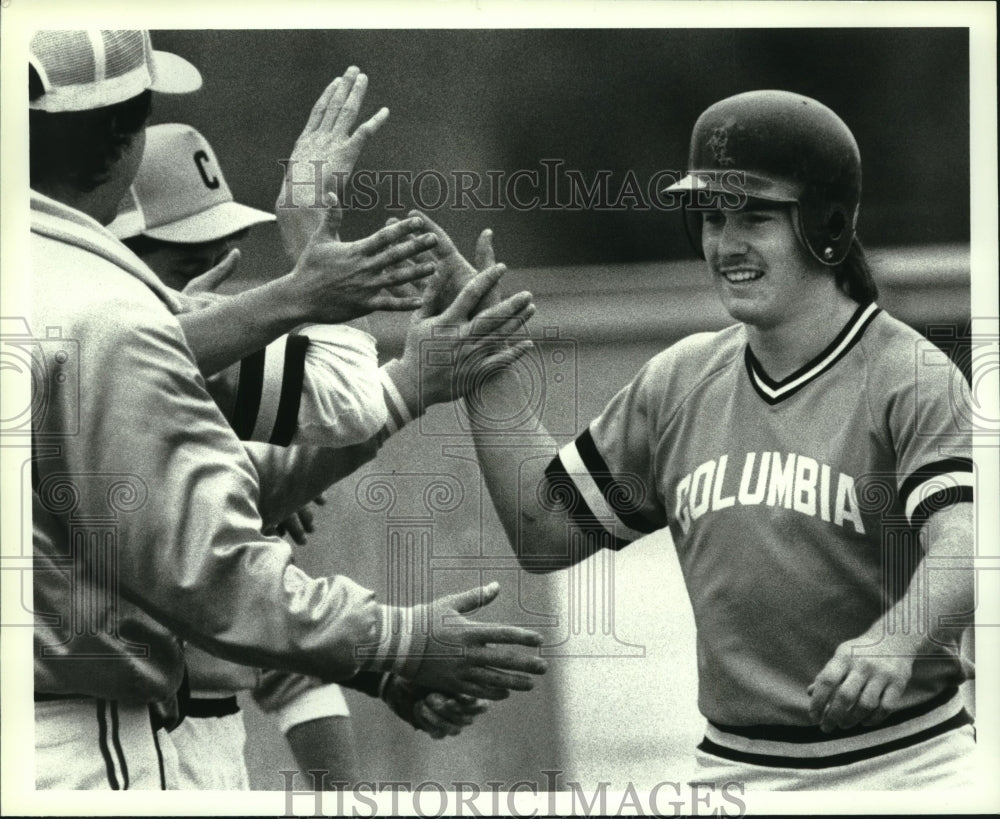 1990 Press Photo Columbia's Nate Lawrence receives congratulations after homerun - Historic Images