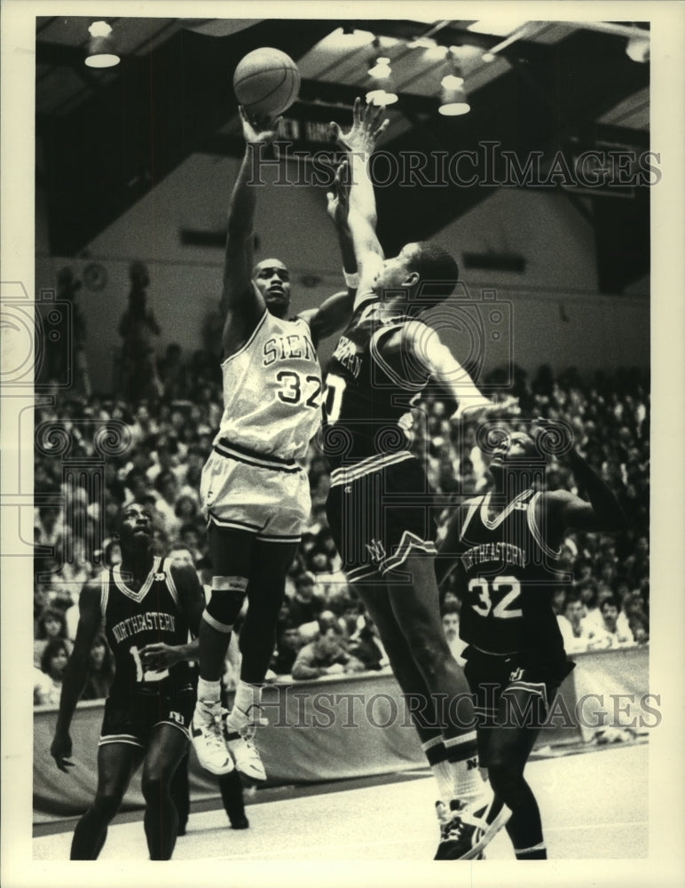 1988 Press Photo Siena and Northeastern play men's college basketball- Historic Images