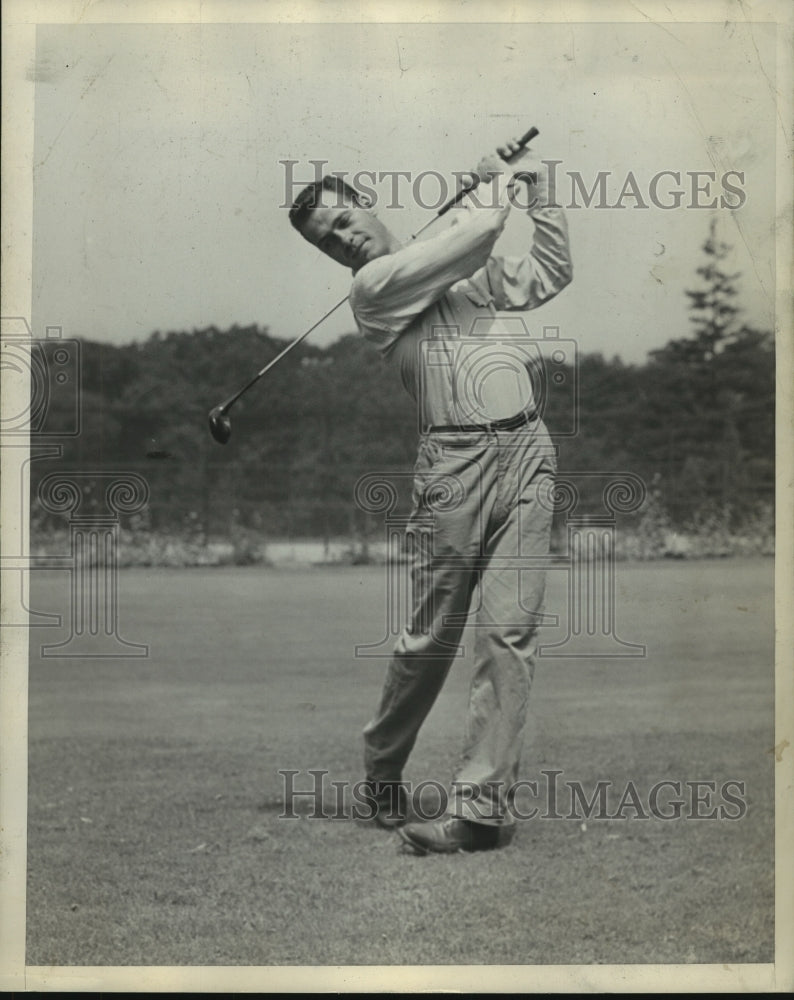 Press Photo Golfer Lou Witt swings driver - tus01812 - Historic Images