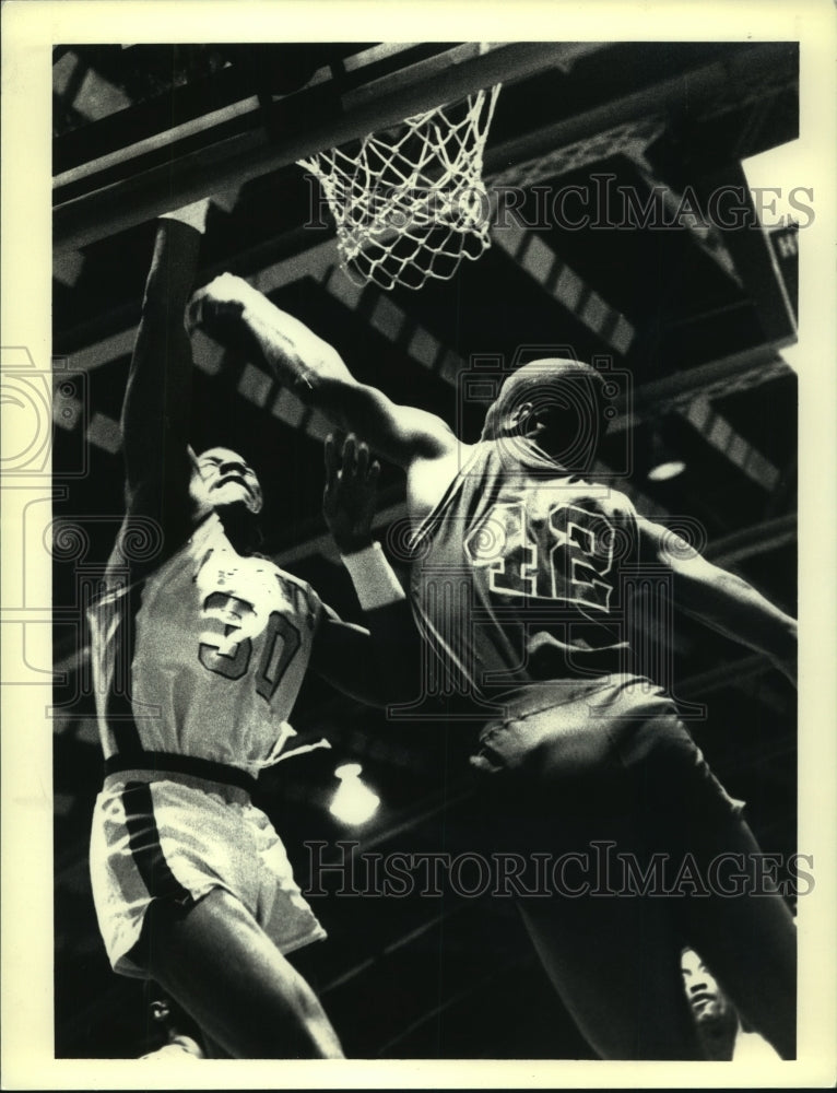 1987 Press Photo Albany Patroons basketball action in New York - tus01903- Historic Images