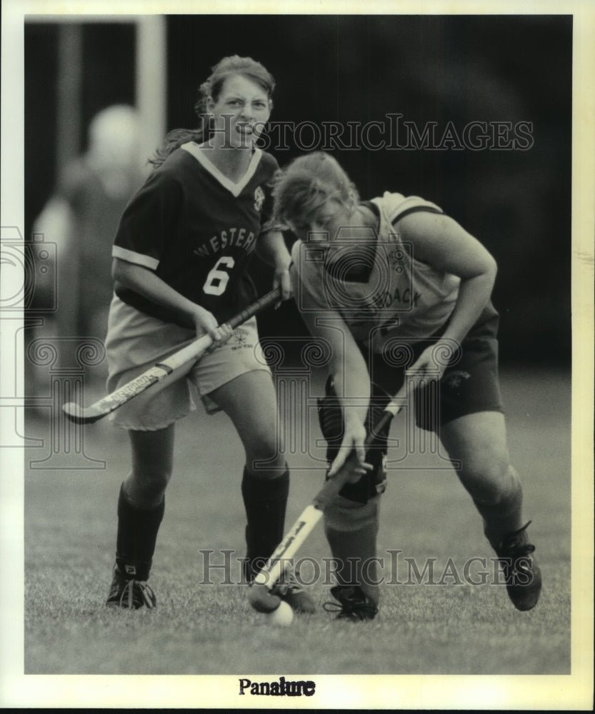 Press Photo Ladies battle for ball in field hockey match Adirondack vs Western- Historic Images