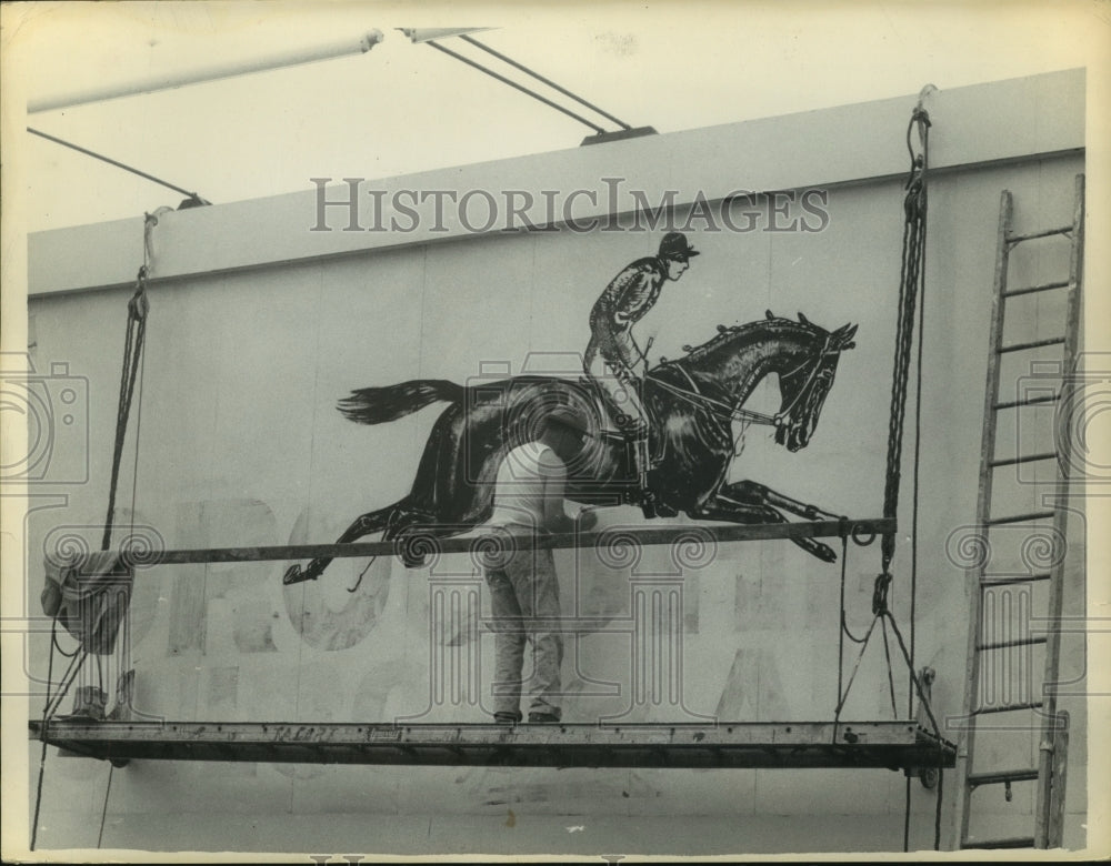 1962 Press Photo Painter works on sign for Saratoga Race Track on Route 9, NY - Historic Images