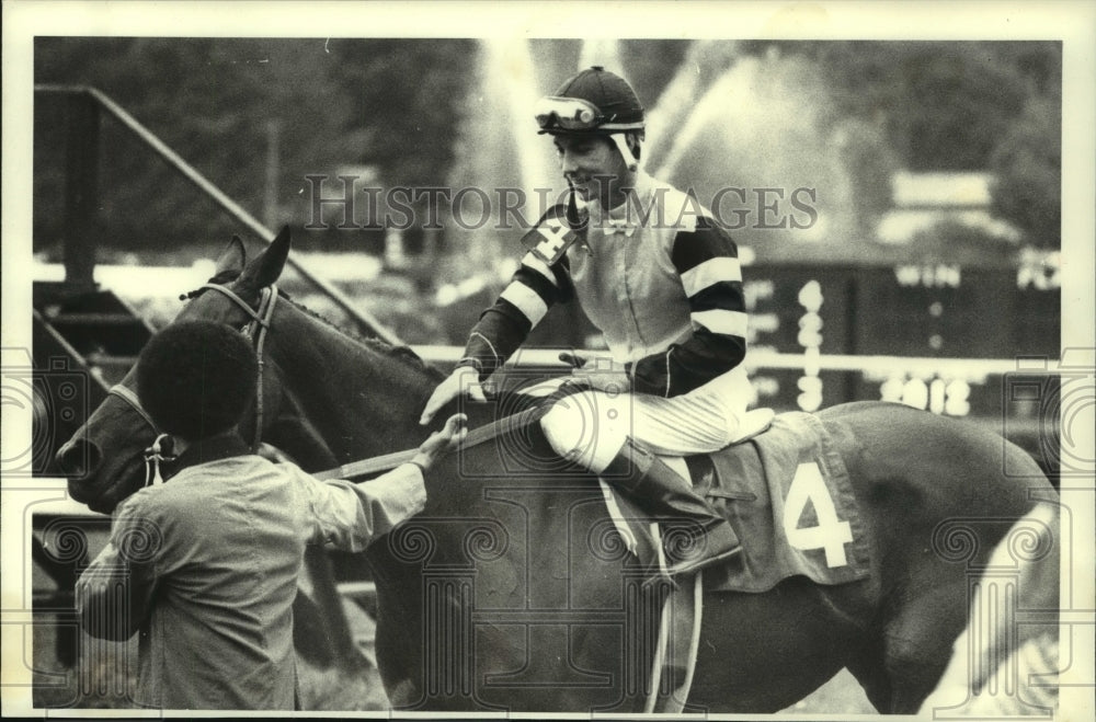 Press Photo Jockey Jeff Fell shakes hand with race fan in New York - tus02300 - Historic Images