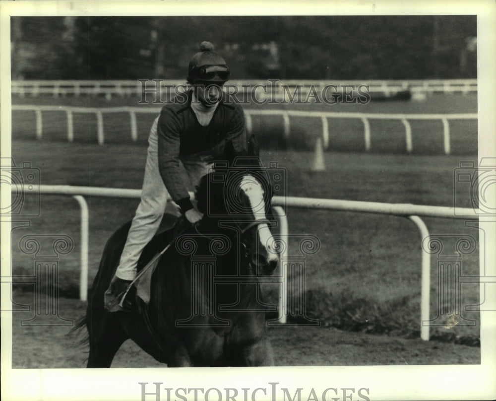 Press Photo Jockey Jimmy Wilsey works out horse at Saratoga Raceway, New York- Historic Images