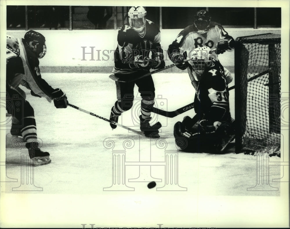 1987 Press Photo College Hockey Game Rensselaer Polytechnic Institute 1987-press-photo-college-hockey-game-rensselaer-polytechnic-institute