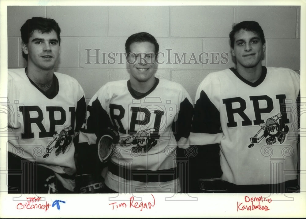 Press Photo Rensselaer Polytechnic Institute hockey players, Troy, New York - Historic Images