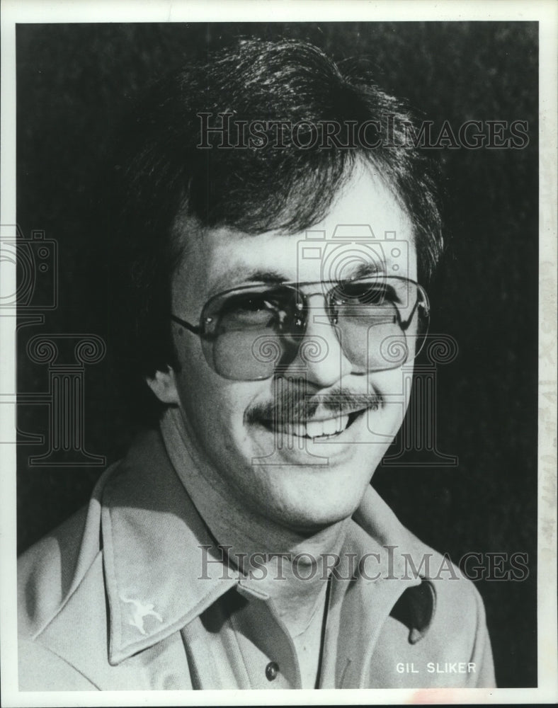 Press Photo Professional bowler Gil Sliker - tus03003 - Historic Images