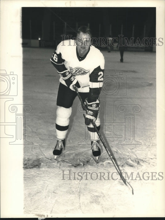 Press Photo Red Wings hockey player