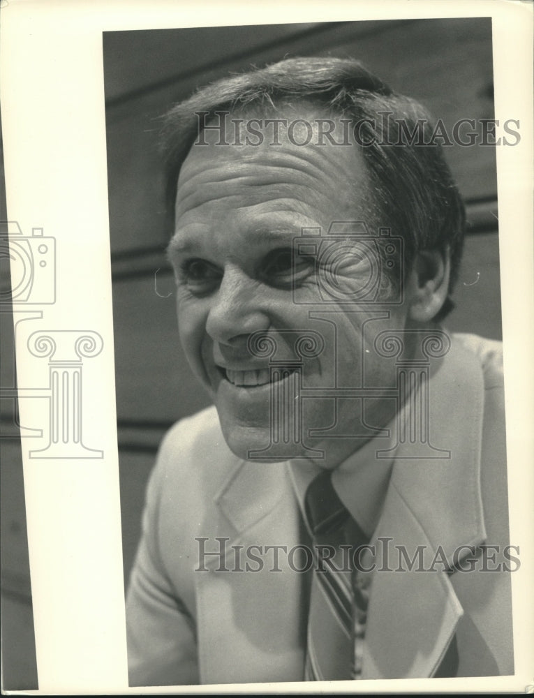1987 Press Photo Columbia High School Coach Rick Randall smiles for camera- Historic Images