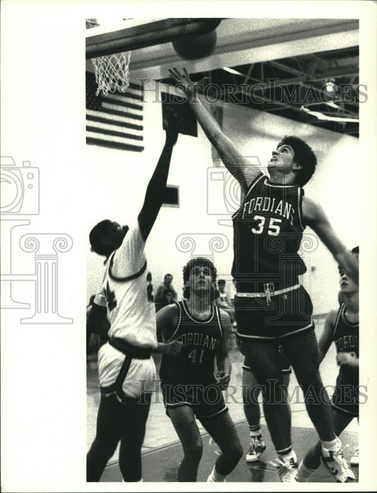 Press Photo Waterford basketball player